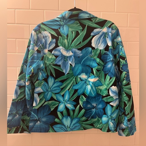 Drapers and Damon’s buttoned top S: petite L​ - Picture 2 of 6